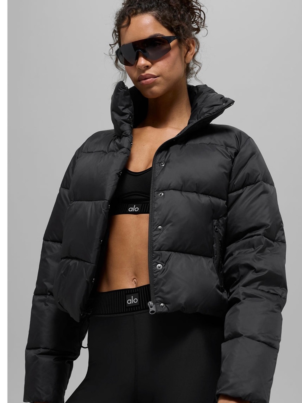 ALO Yoga Gold Rush black Cropped Puffer NWT - Picture 2 of 14